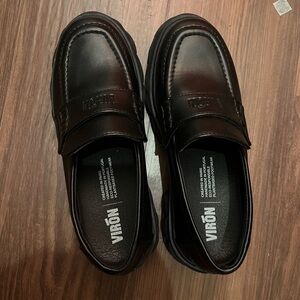 Viron black quantum loafers